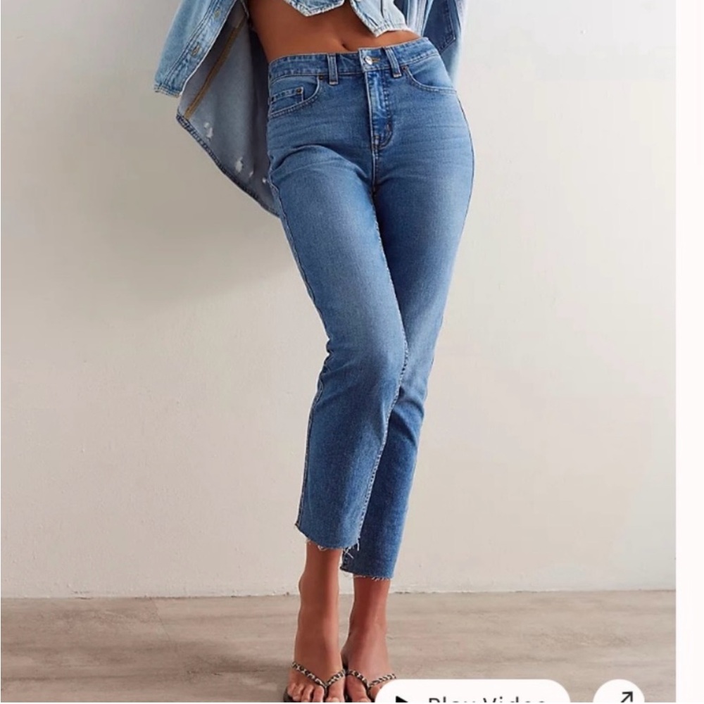 We The Free Crvy High Rise Vintage Straight Jeans 35
